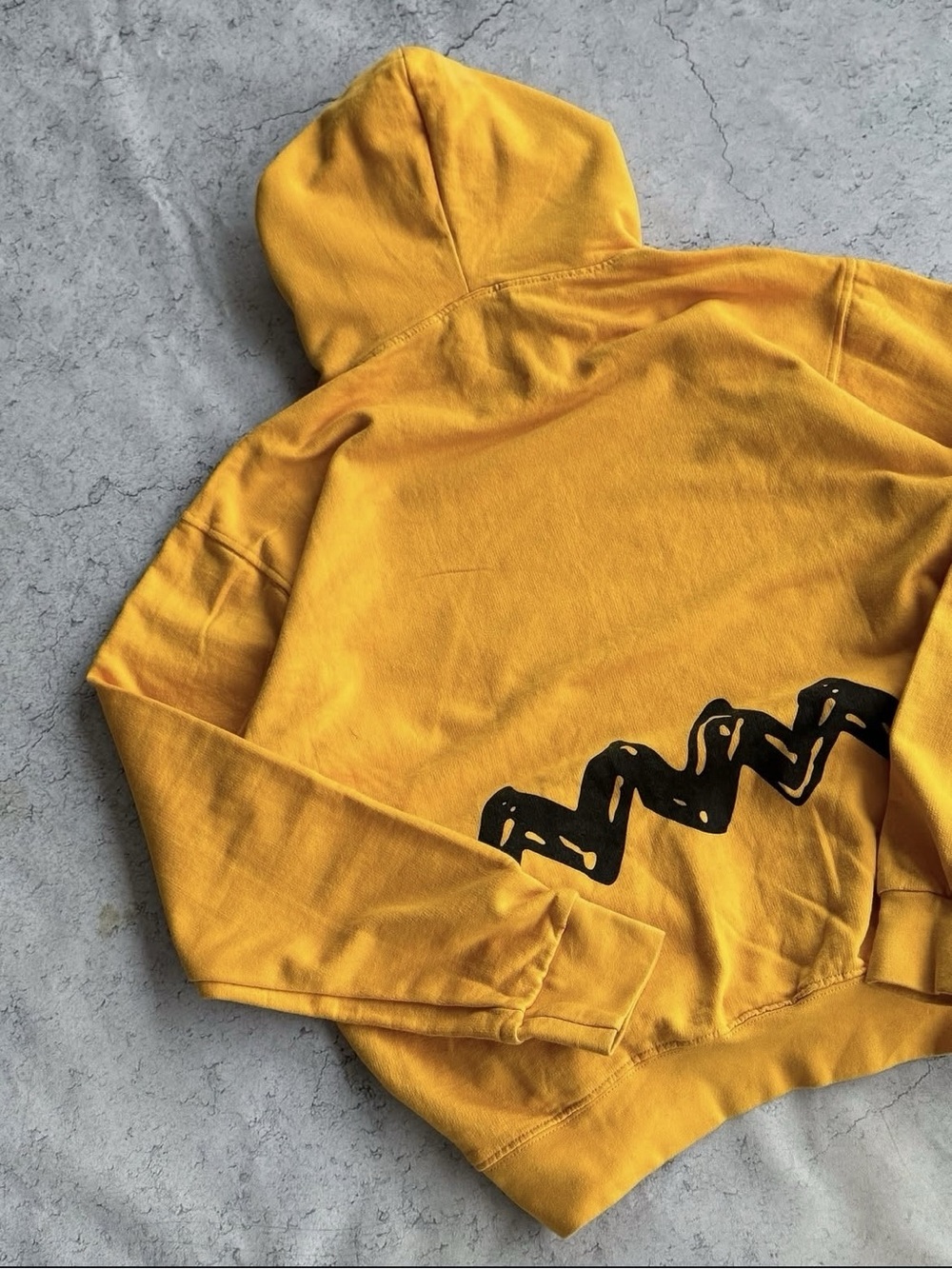 Peanuts Charlie Brown Sweatshirt - Picture 5 of 5